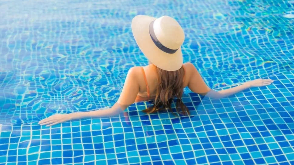 Ce boli poți dezvolta după o zi la piscină