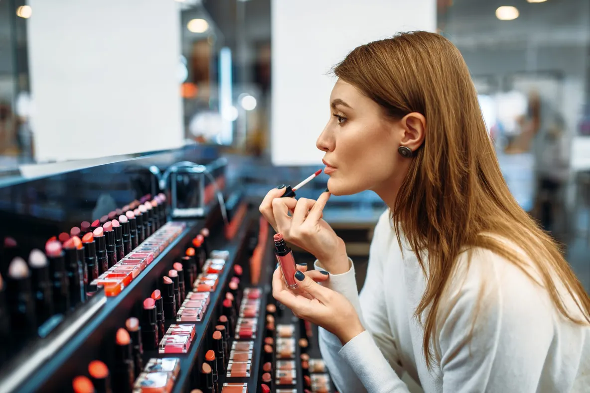 Cum să folosești testerele cosmetice din magazine