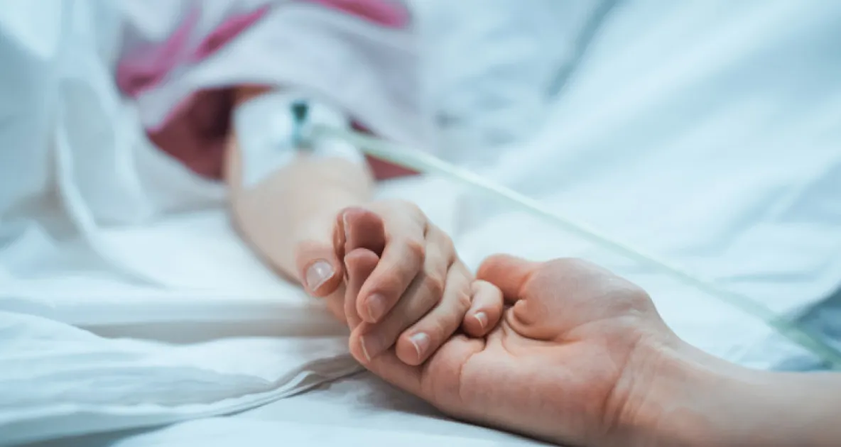Ce simptome prezintă pacienții cu Flurona, infectarea simultană cu gripă și Covid. Au apărut deja primele cazuri în România