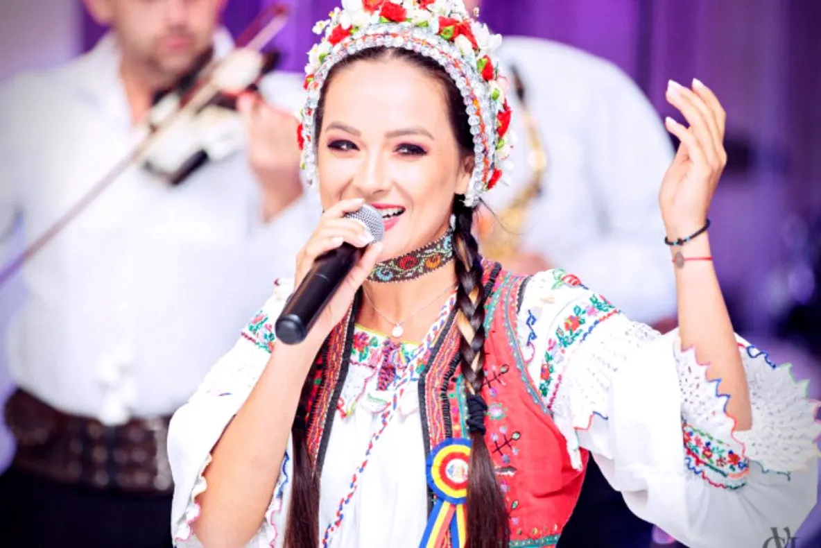 Motivul pentru care Vlăduța Lupău și-a pus hainele la vânzare. Fanii sunt foarte revoltați