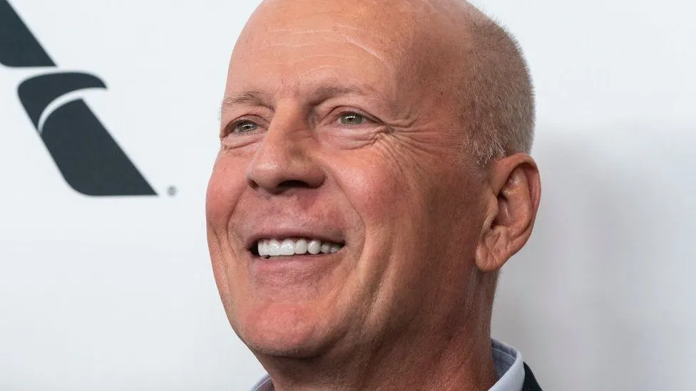 O nouă veste dureroasă despre Bruce Willis. Boala lui a avansat, iar diagnosticul este altul, mai grav