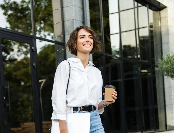 10 moduri de a te îmbrăca la modă fără să-ți cheltuieşti întregul salariu pe haine și pantofi
