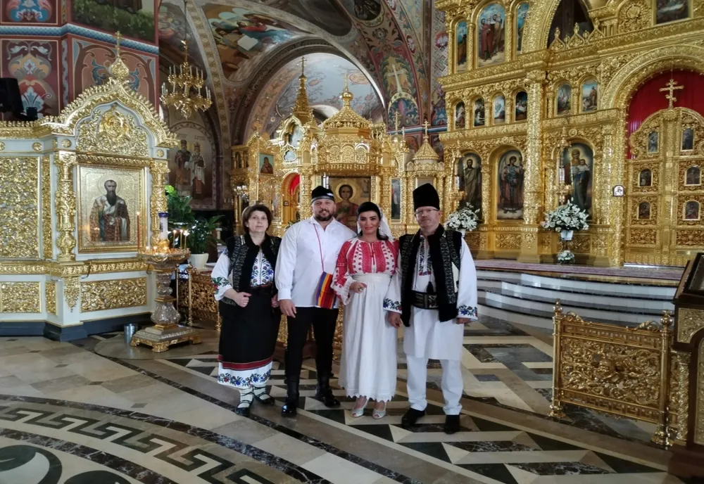 De ce Adriana Bahmuțeanu a grăbit cununia religioasă cu George Restivan