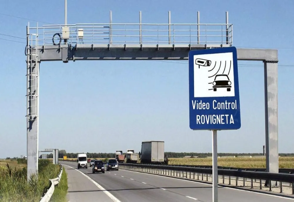 Se schimbă prețul rovinietei! Cât va costa de luni, 11 martie, taxa de drum