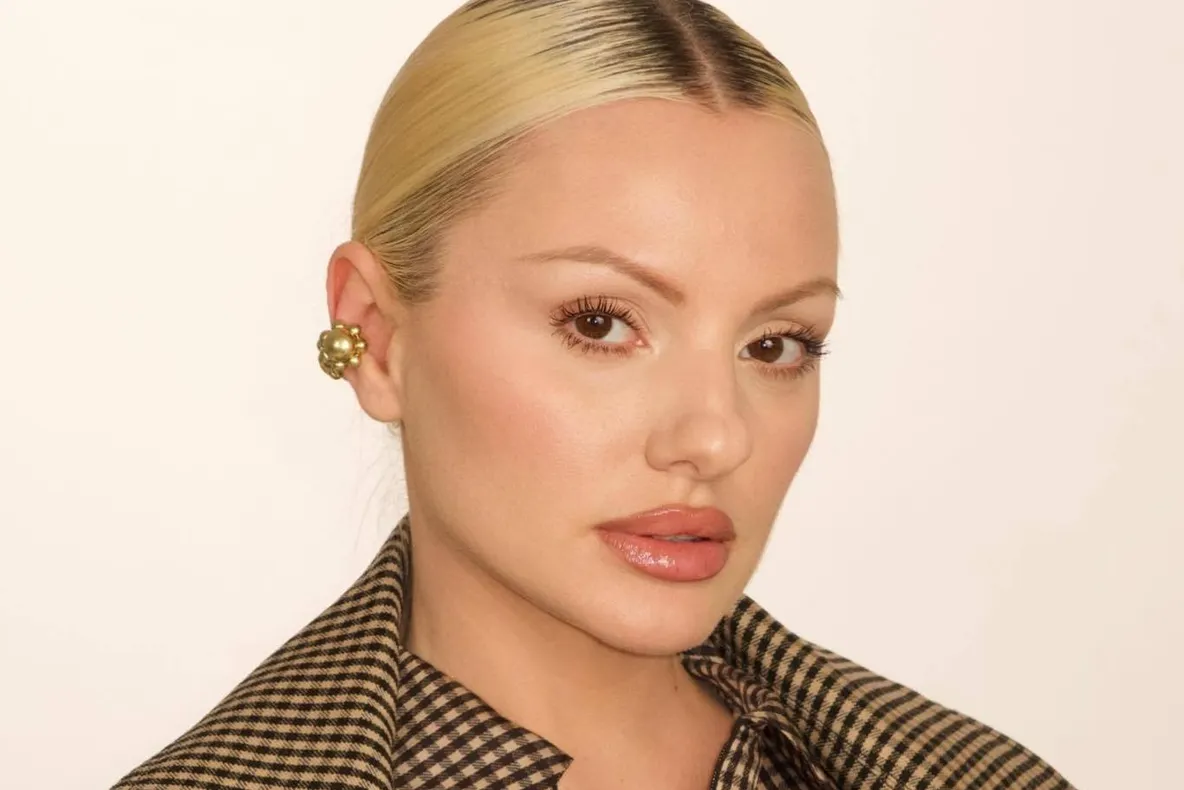 Alexandra Stan este însărcinată! Primele imagini cu burtica de gravidă