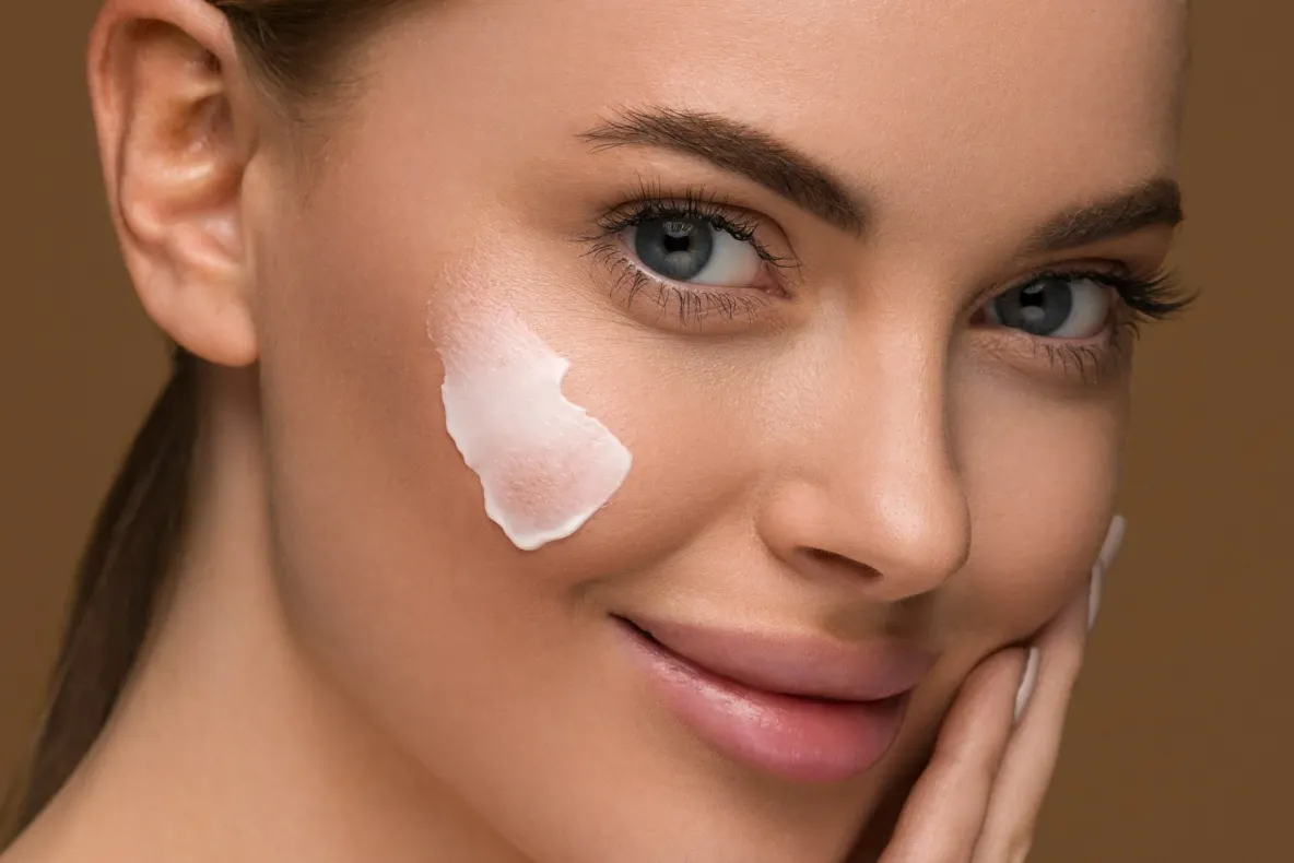 De ce simți o senzație de arsură, înțepătură sau căldură la aplicarea unor produse cosmetice