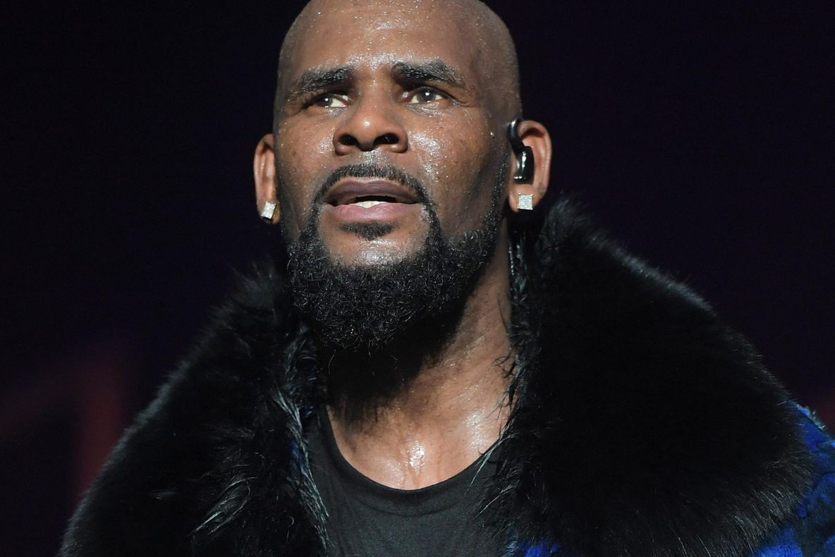 S-a dat verdictul! Condamnare grea pentru cântăreţul R. Kelly