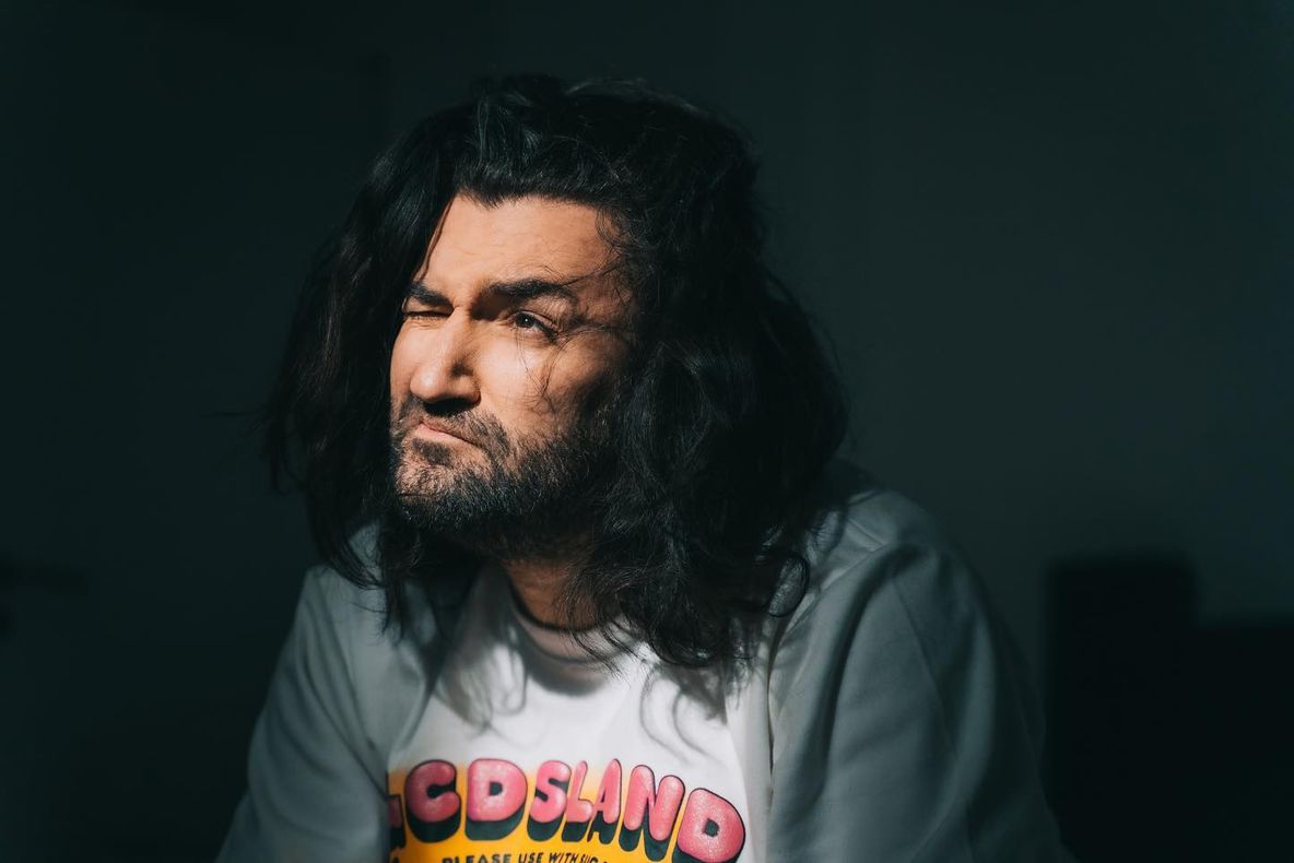 Smiley s-a tuns! A renunțat la plete în scop caritabil și acum arată complet diferit