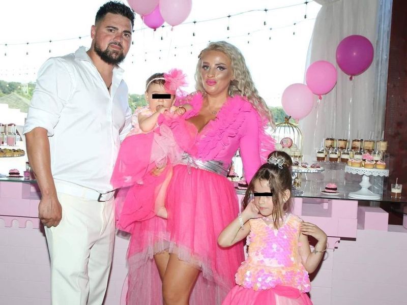 Când are de gând Sânziana Buruiană să renunțe la alăptat: „Chiar o să vorbesc cu cei de la Guinness Book!”