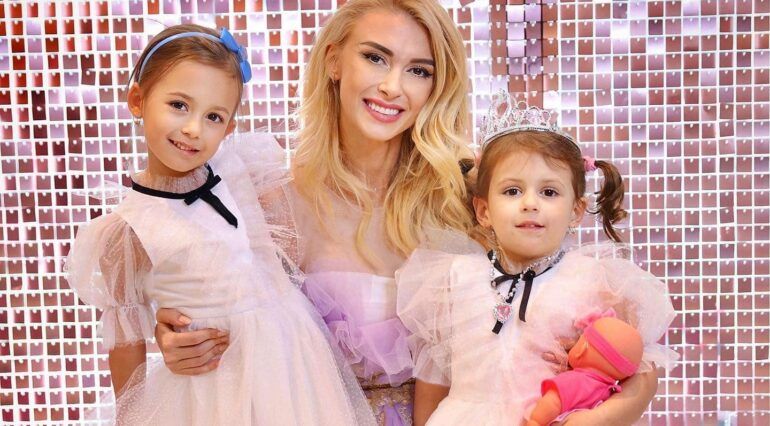 De ce și-a retras Andreea Bălan fetele de la privat și le-a mutat la stat