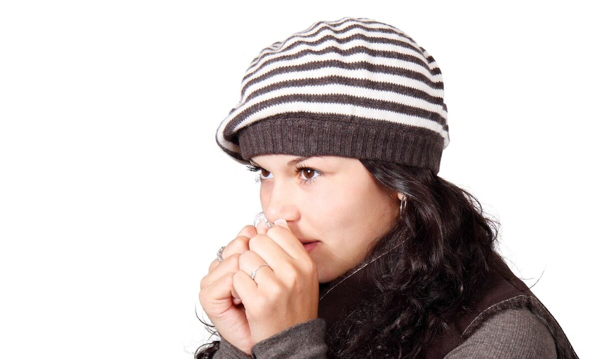 Ai întotdeauna mâinile și picioarele reci? Iată de ce trebuie să-ți faci griji!