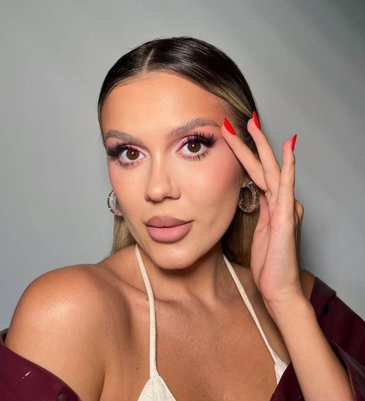 Emily Burghelea a ajuns din nou la spital. Riscă să ajungă pe masa de operație