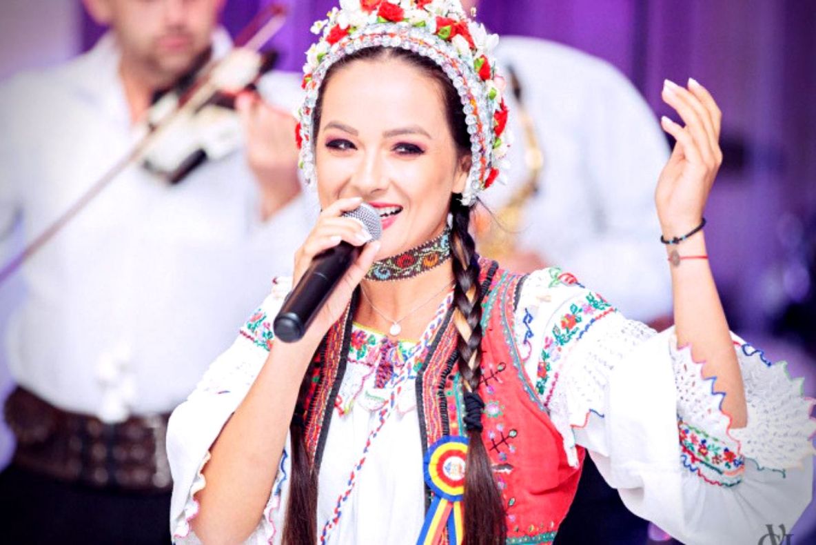 Motivul pentru care Vlăduța Lupău și-a pus hainele la vânzare. Fanii sunt foarte revoltați