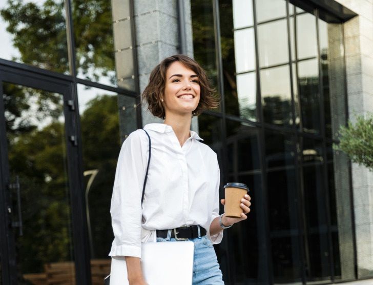 10 moduri de a te îmbrăca la modă fără să-ți cheltuieşti întregul salariu pe haine și pantofi