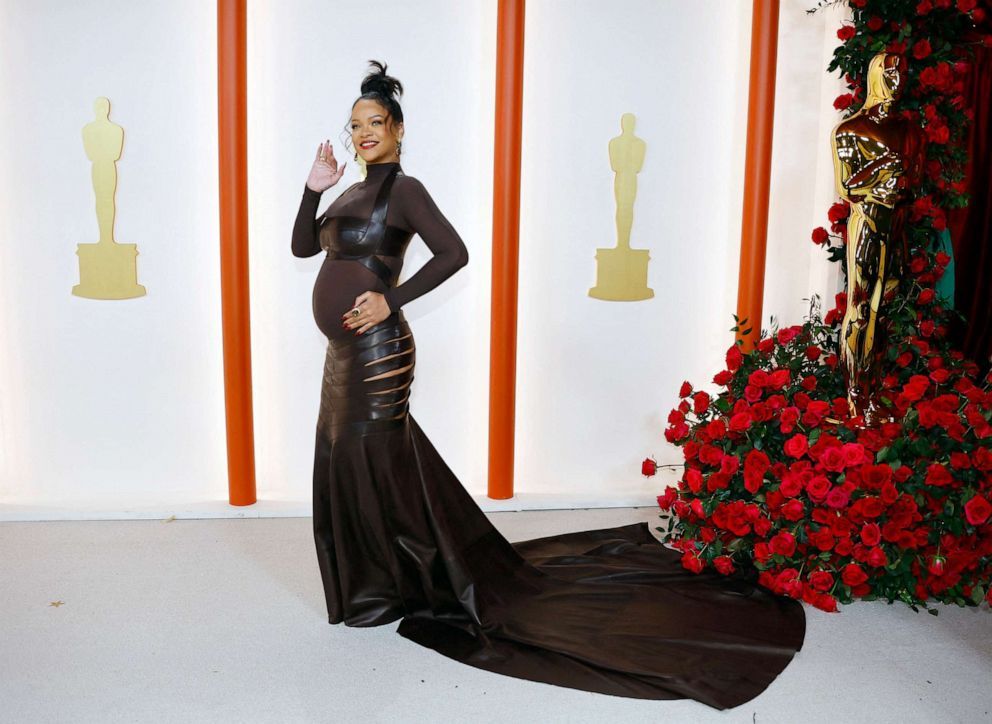Rihanna, spectaculoasă și însărcinată la Oscar 2023