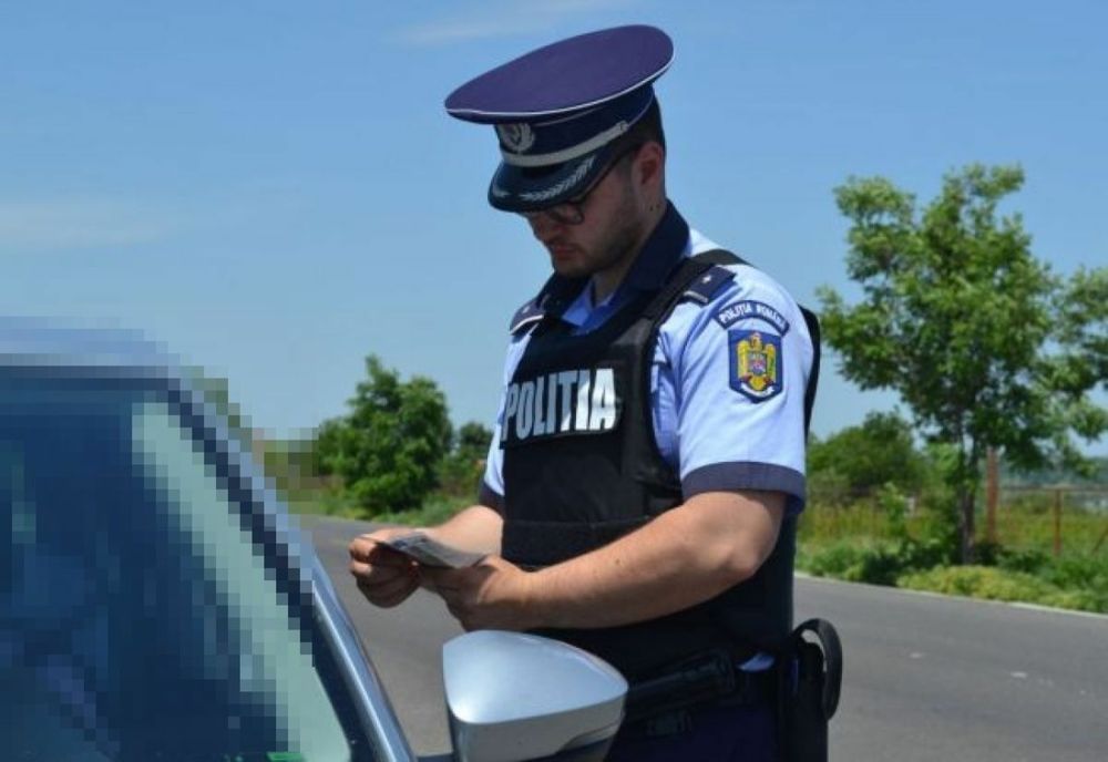 Cântăreaţă celebră din România, prinsă beată şi drogată la volan, în sectorul 2