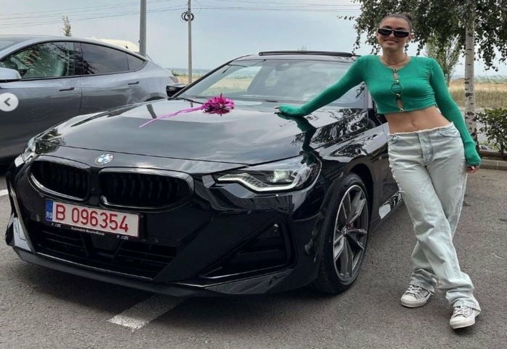 Alexia Eram și-a cumpărat mașina visurilor ei. A plătit-o din proprii bani