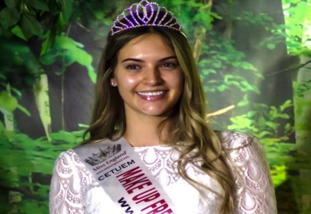 O femeie câștigă primul concurs de frumusețe fără machiaj din lume și nu a purtat nimic pe față în afară de un zâmbet