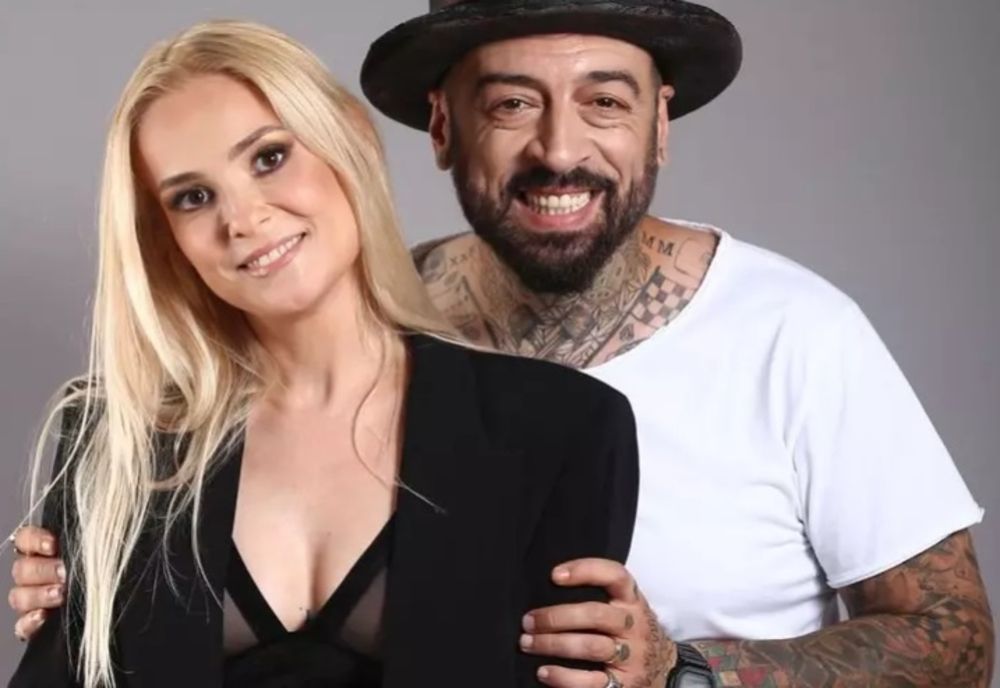 Mesajele bizare postate de Elena, soţia lui CRBL, înainte de anunţul divorţului