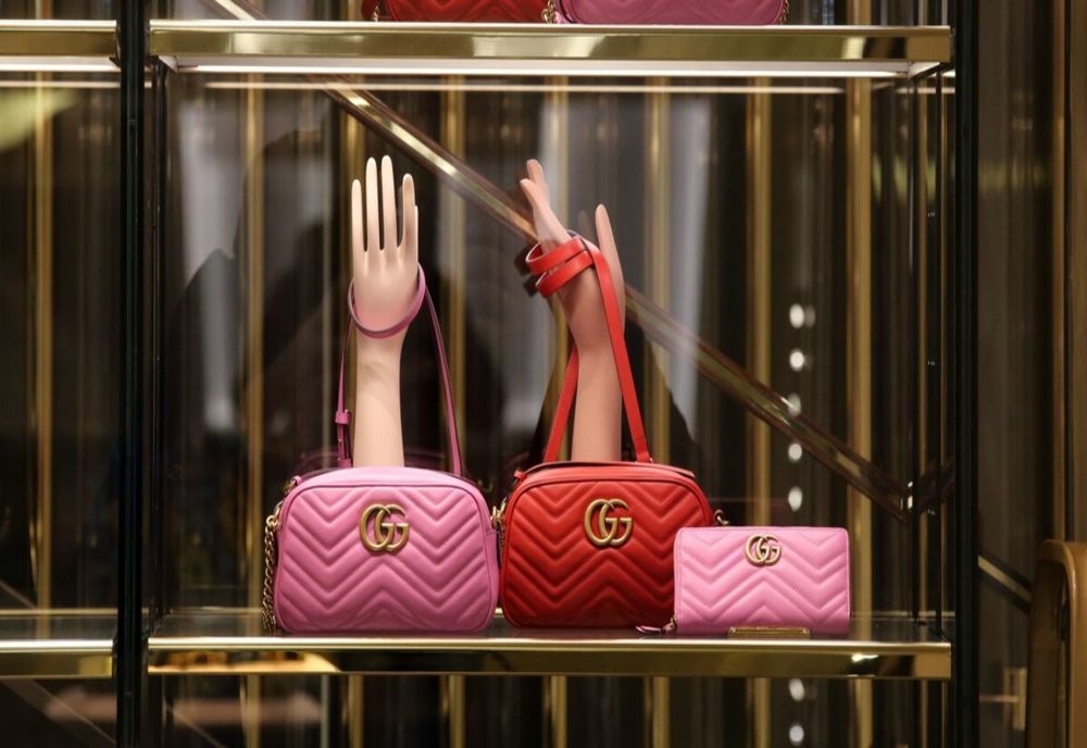 Iată 5 sfaturi pentru a cumpăra produse de lux ieftine!