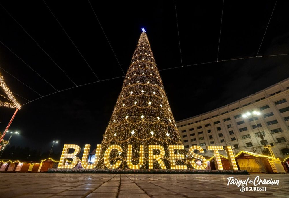 Târgul de Crăciun din Piața Constituției se deschide vineri, 29 noiembrie. Se aprind și luminițele de sărbători