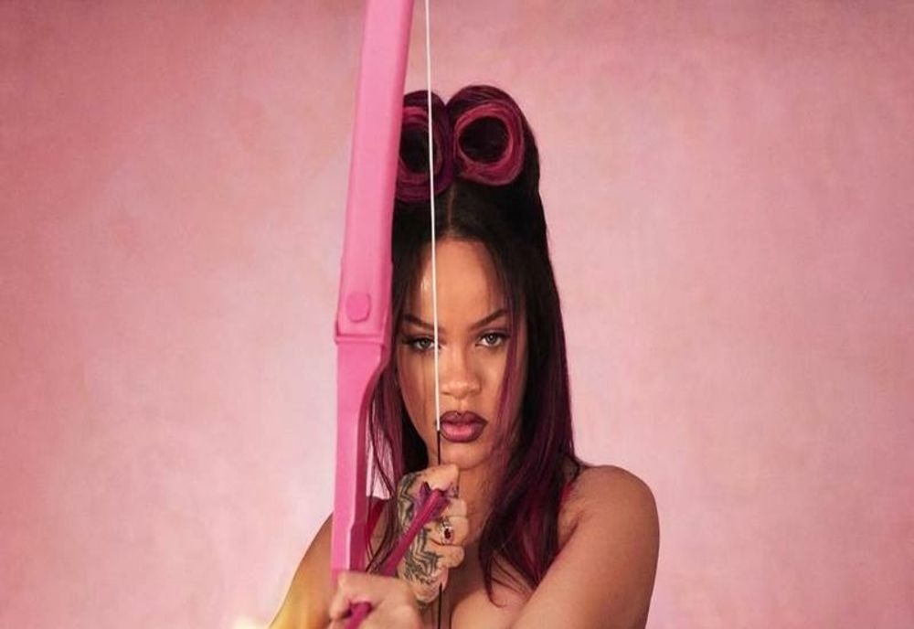 Rihanna, un Cupidon sexy și îndrăzneț. Artista a dezvăluit colecția de lenjerie intimă pentru Valentine's Day 2025