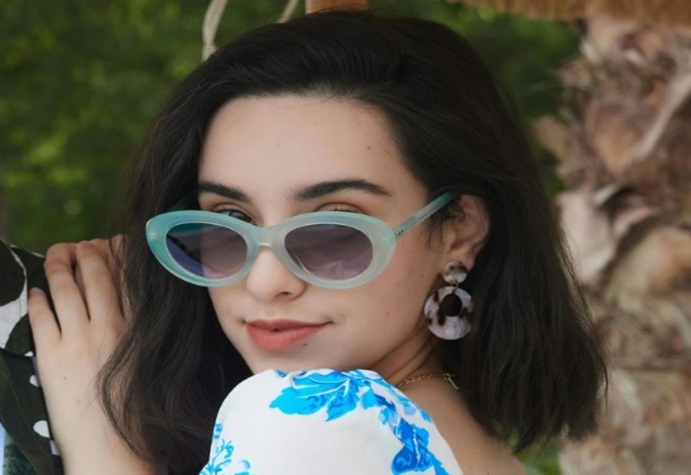 8 MODELE DE OCHELARI DE SOARE CARE ÎȚI VOR ÎMBUNĂTĂȚI INSTANTANEU LOOK-UL DE VARĂ