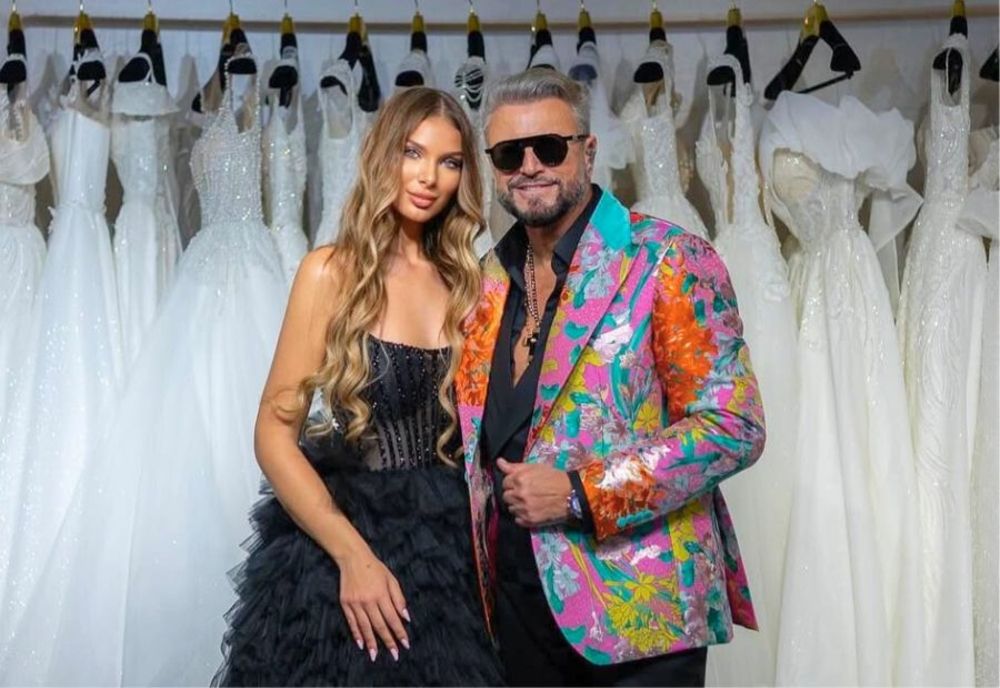 CUM A APĂRUT NICOLLE FOTA, IUBITA LUI BOTE, LA CEREMONIA DE ABSOLVIRE A LICEULUI