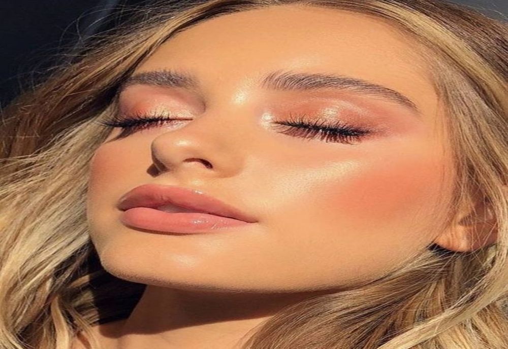 CUM SĂ-ȚI PĂSTREZI STRĂLUCIREA DUPĂ VARĂ?