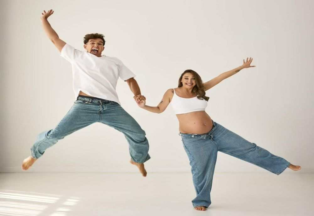 Primele imagini cu fiul actriței Ilona Brezoianu: „Un pachețel blonduț de nota 10”