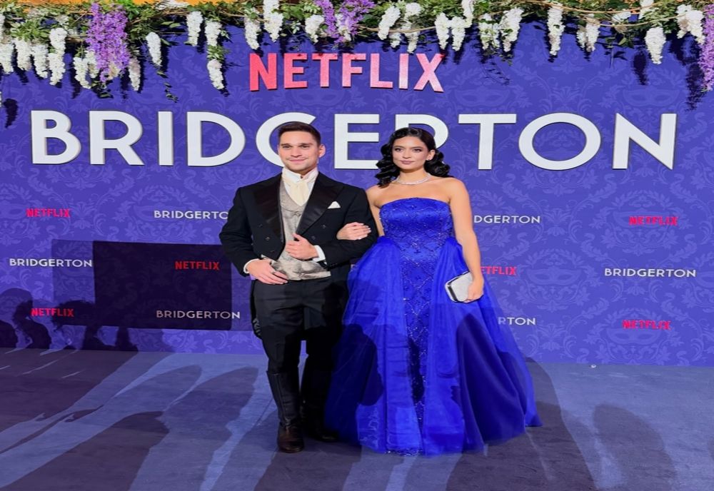 Vedetele s-au întrecut în ținute la Balul Mascat Bridgerton! 