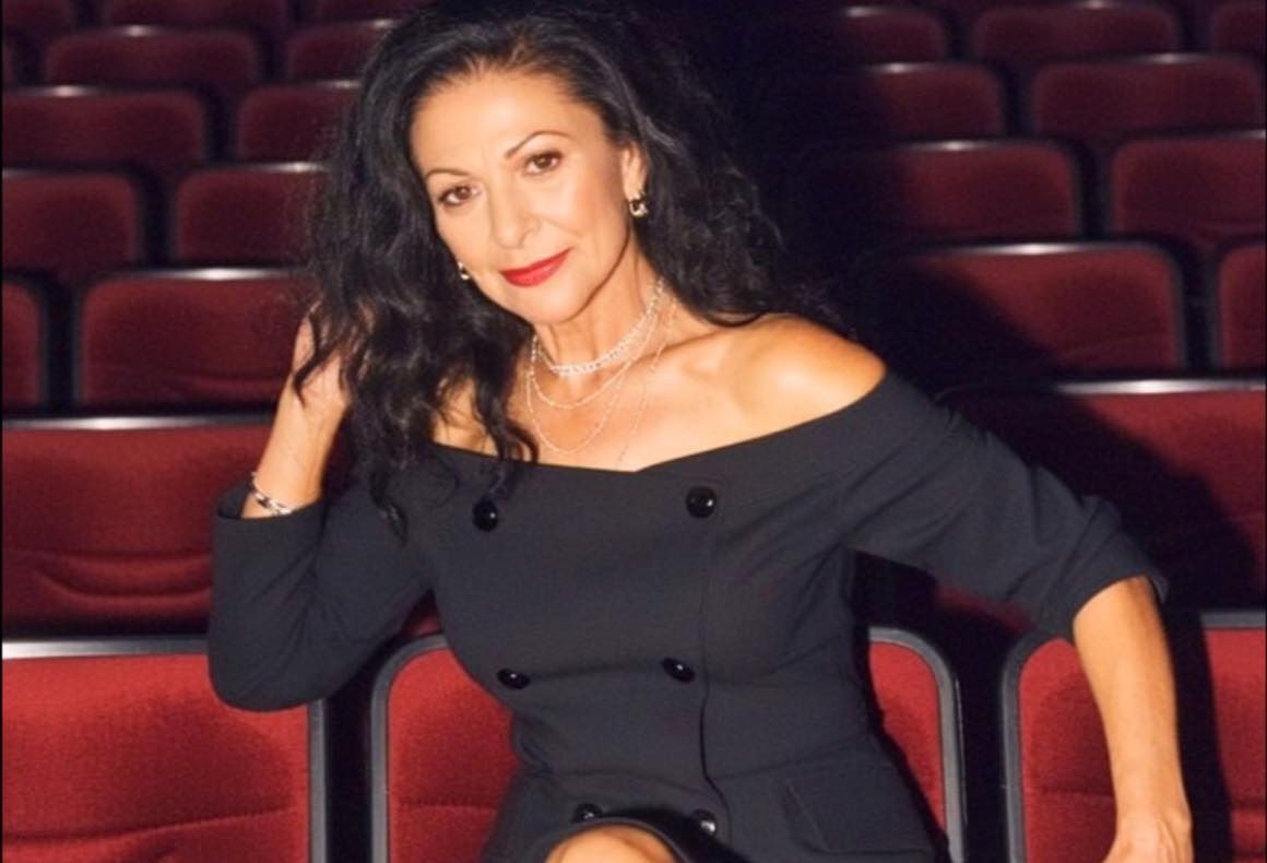 Elena Cârstea, prima vizită în România după 10 ani. Imagini dramatice cu vedeta în scaun cu rotile: „Nu pot să merg”