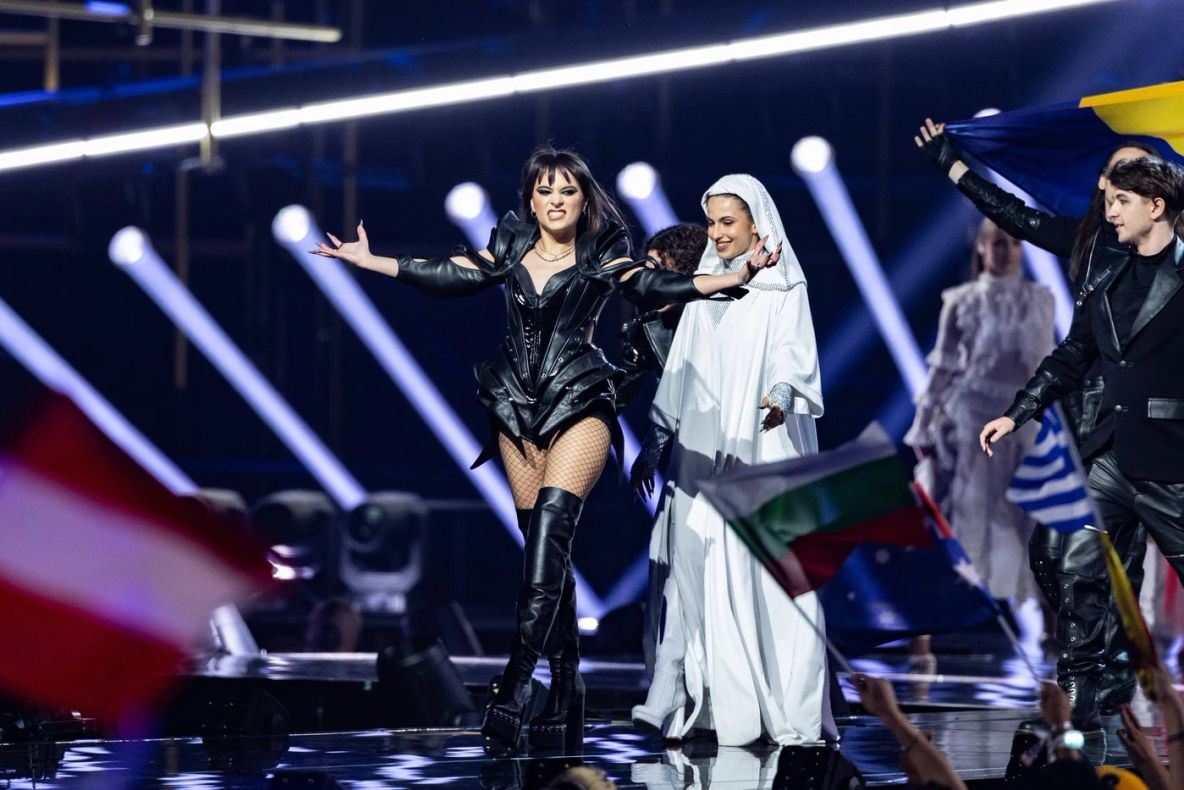 Cine a îmbrăcat-o pe Alexandra Căpitănescu la Eurovision. Ținuta româncei a făcut furori: „O zeiță a rockului și o regină a modei”