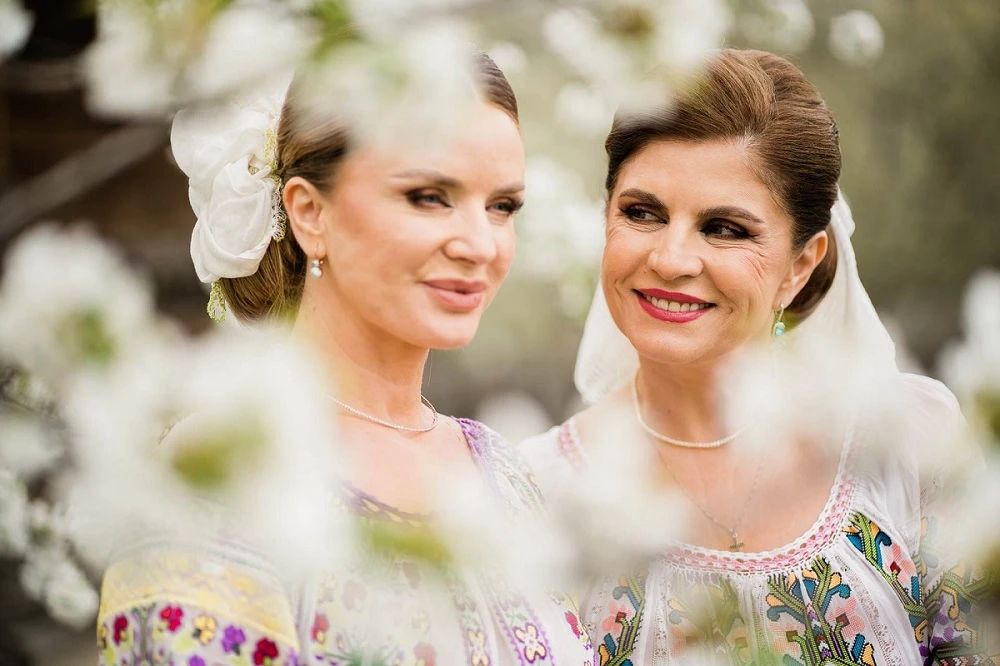 Îndrăgita artistă de muzică populară a pierdut sarcina pe scenă, în fața spectatorilor