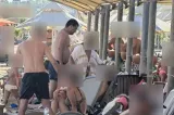 Miruță, la plajă în timp ce NATO este în alertă