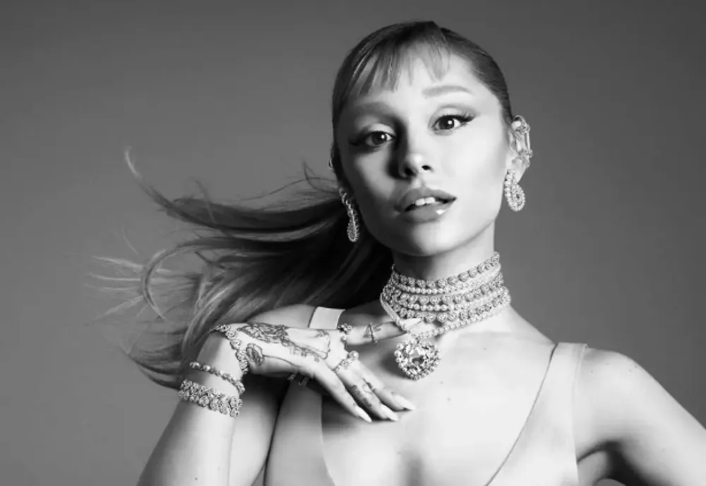 Swarovski dezvăluie prima colaborare creativă cu Ariana Grande
