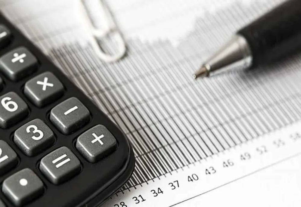 SUA REDUC TAXELE VAMALE PENTRU AUTOMOBILELE DIN UE