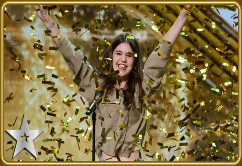 O româncă de 14 ani i-a cucerit pe jurații de la Britain's Got Talent. A primit Golden Buzz pentru interpretarea sa