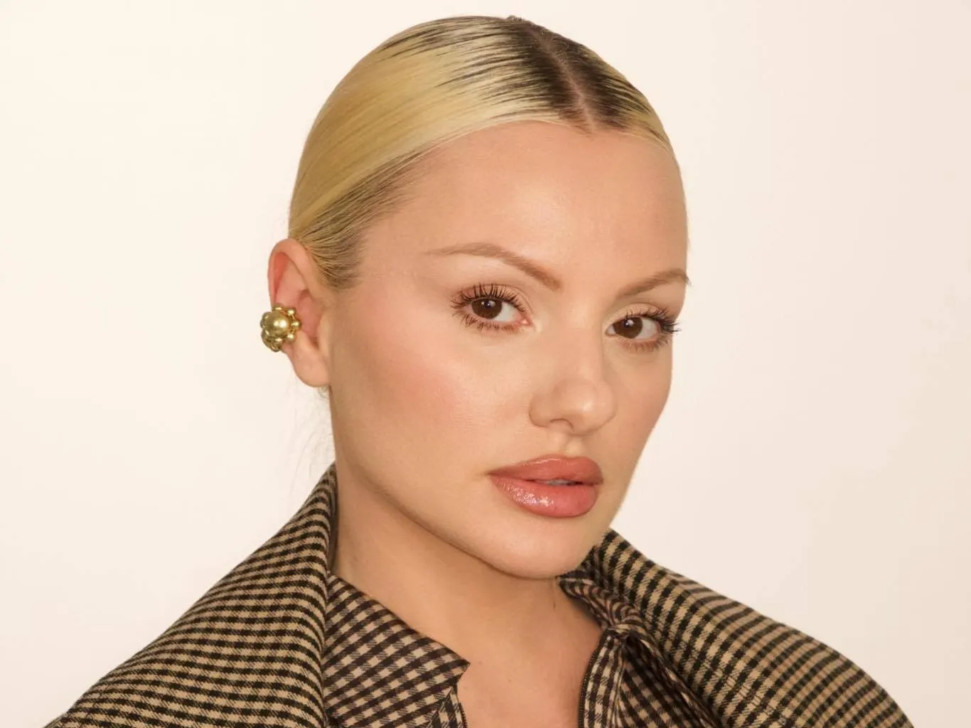 Alexandra Stan va deveni mamă