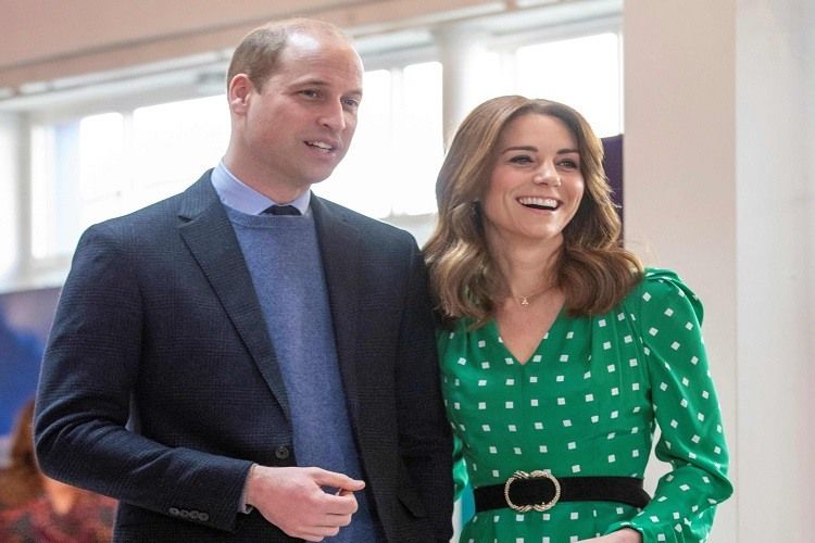 Primul tablou oficial cu Ducii de Cambridge, Prințul William și Kate Middleton