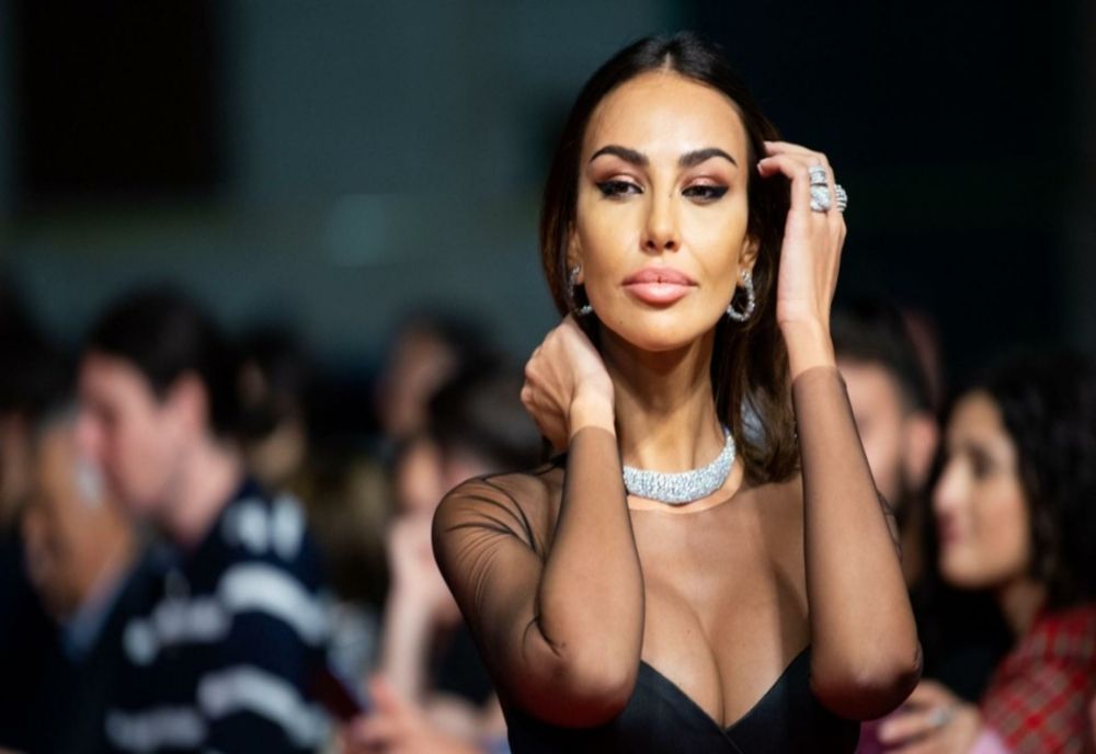 Mădălina Ghenea, apariție de vis la Festivalul de la Veneția