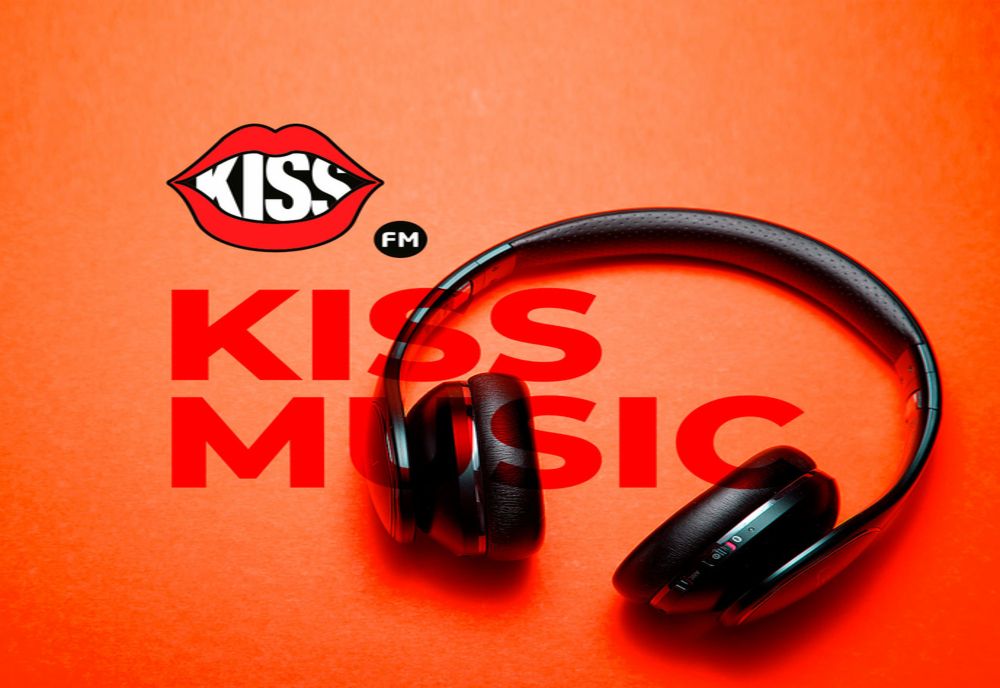 Un nou scandal la Kiss FM. După ce l-au interzis pe Connect-R, au insultat şi Diaspora