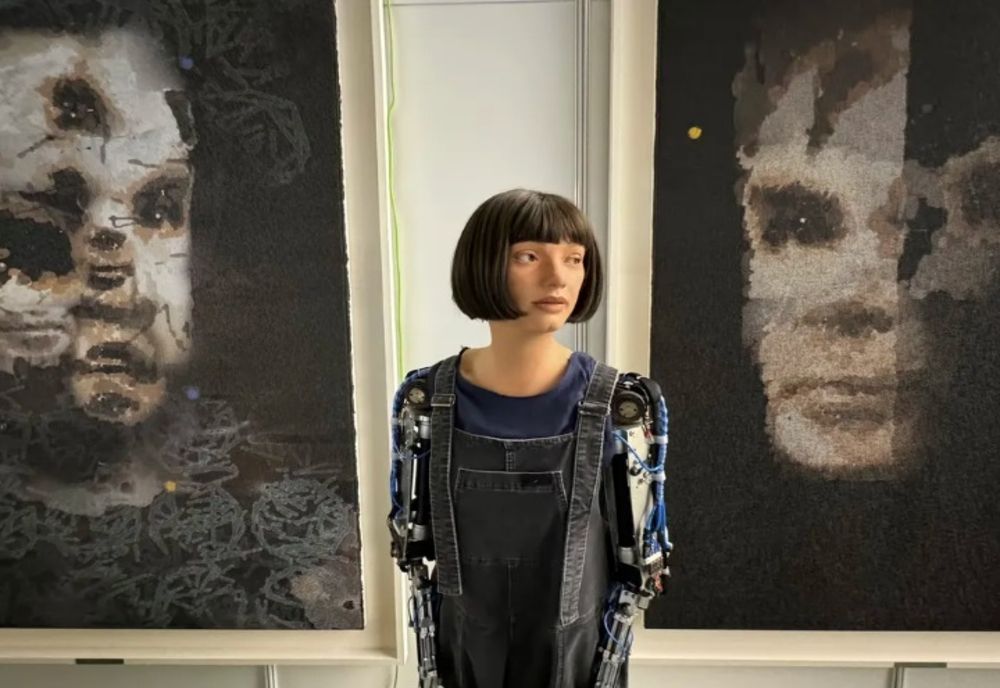 Suma uriașă cu care s-a vândut primul tablou realizat de un „pictor” robot