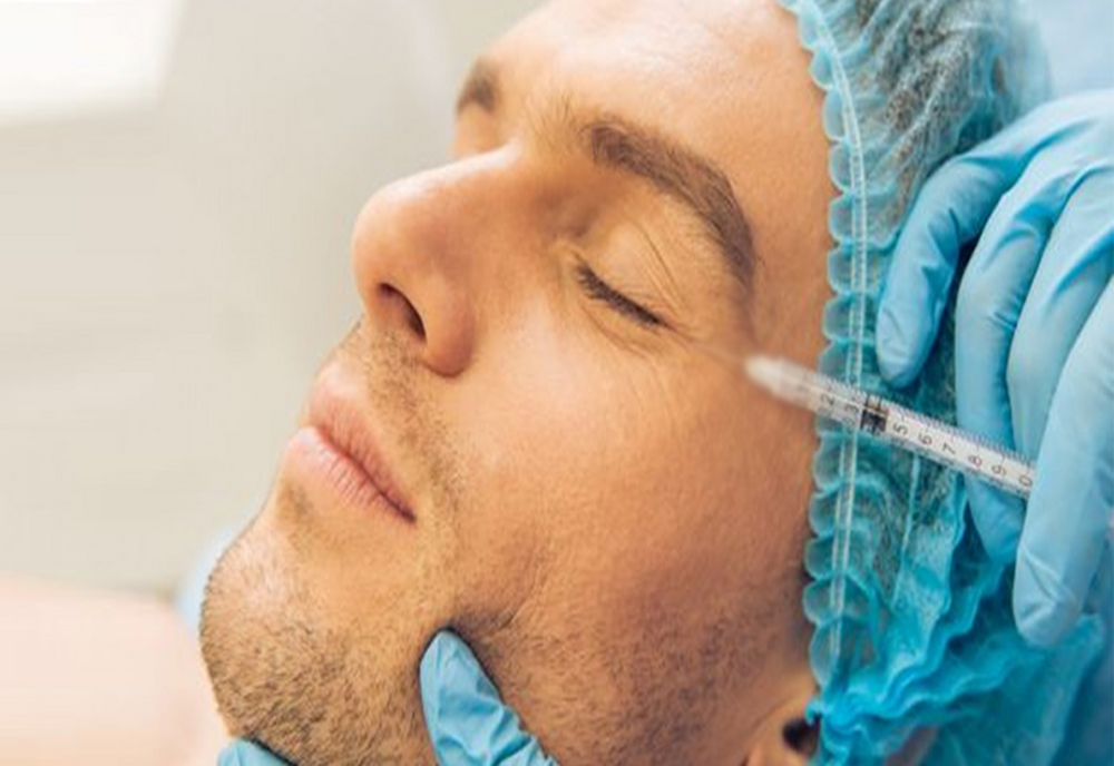 Bărbații dau mai mulți bani pe intervenții estetice decât femeile. Care sunt procedurile lor preferate