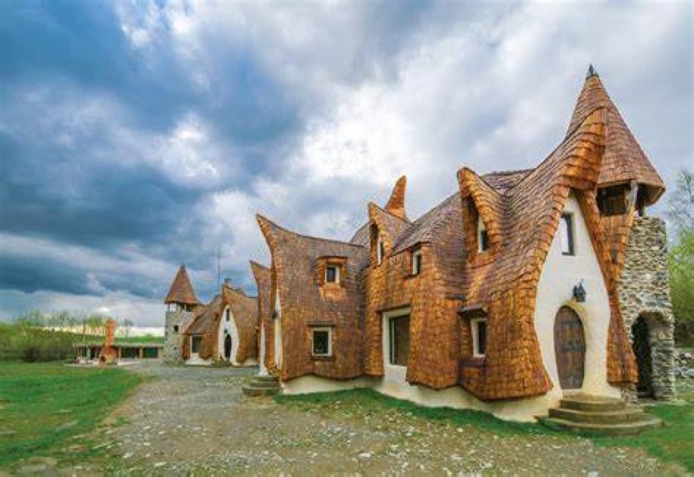 S-a închis Castelul de lut de pe Valea Zânelor din Sibiu. Ce se va construi în locul lui