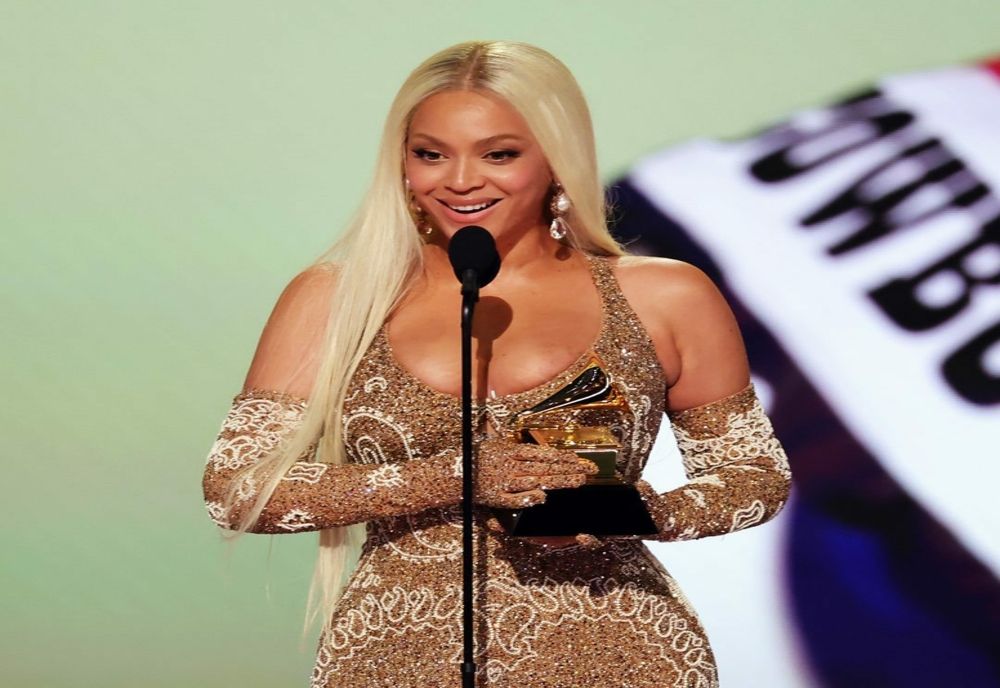 Beyonce a renunțat la părul lung pentru o tunsoare aflată în trend