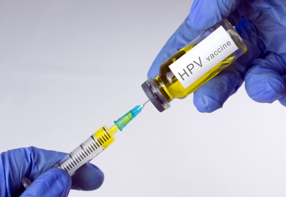 S-a dat lege! Vaccinarea gratuită anti-HPV, extinsă pentru tineri până la 26 de ani