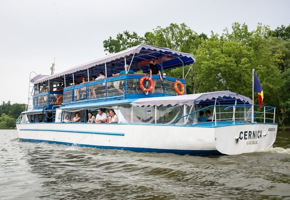 Start la plimbări cu vaporașul, barca și hidrobicicleta pe lacul Herăstrău. Lista prețurilor