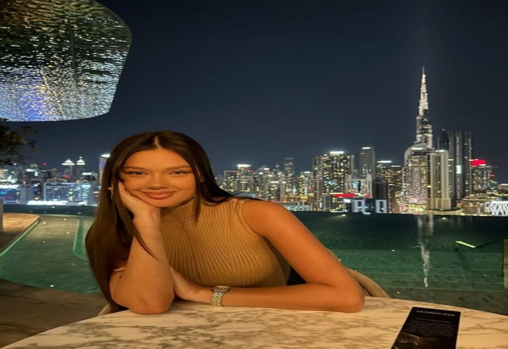 MISHA MILLER, APARIȚIE SPECTACULOASĂ PE COVORUL ROȘU DE LA FESTIVALUL DE FILM DE LA CANNES