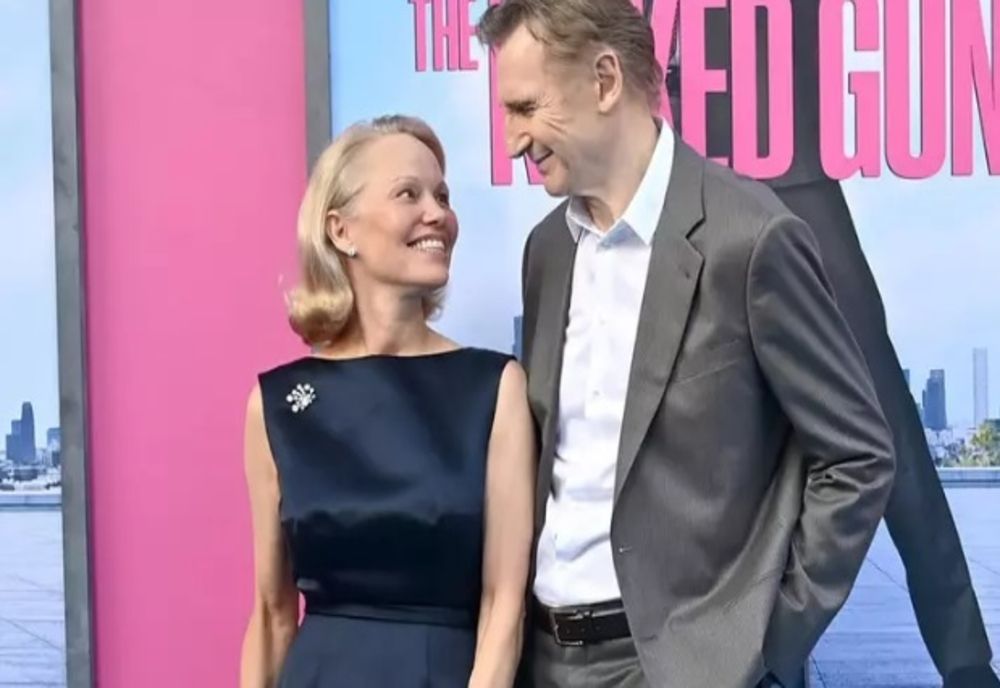 NEW COUPLE ALERT! PAMELA ANDERSON ȘI LIAM NEESON AU O RELAȚIE ROMANTICĂ